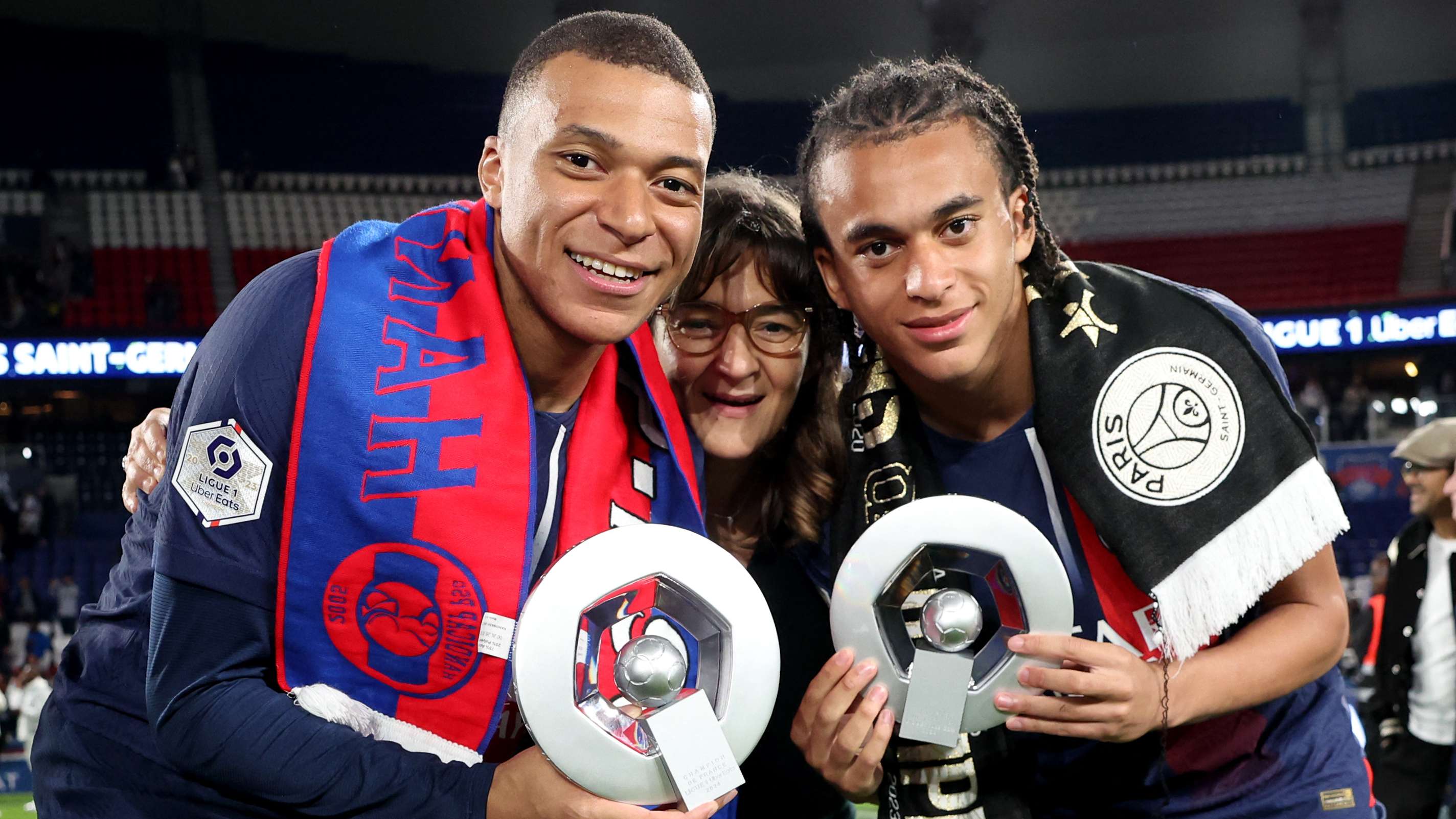 上形成强大 上形成强大